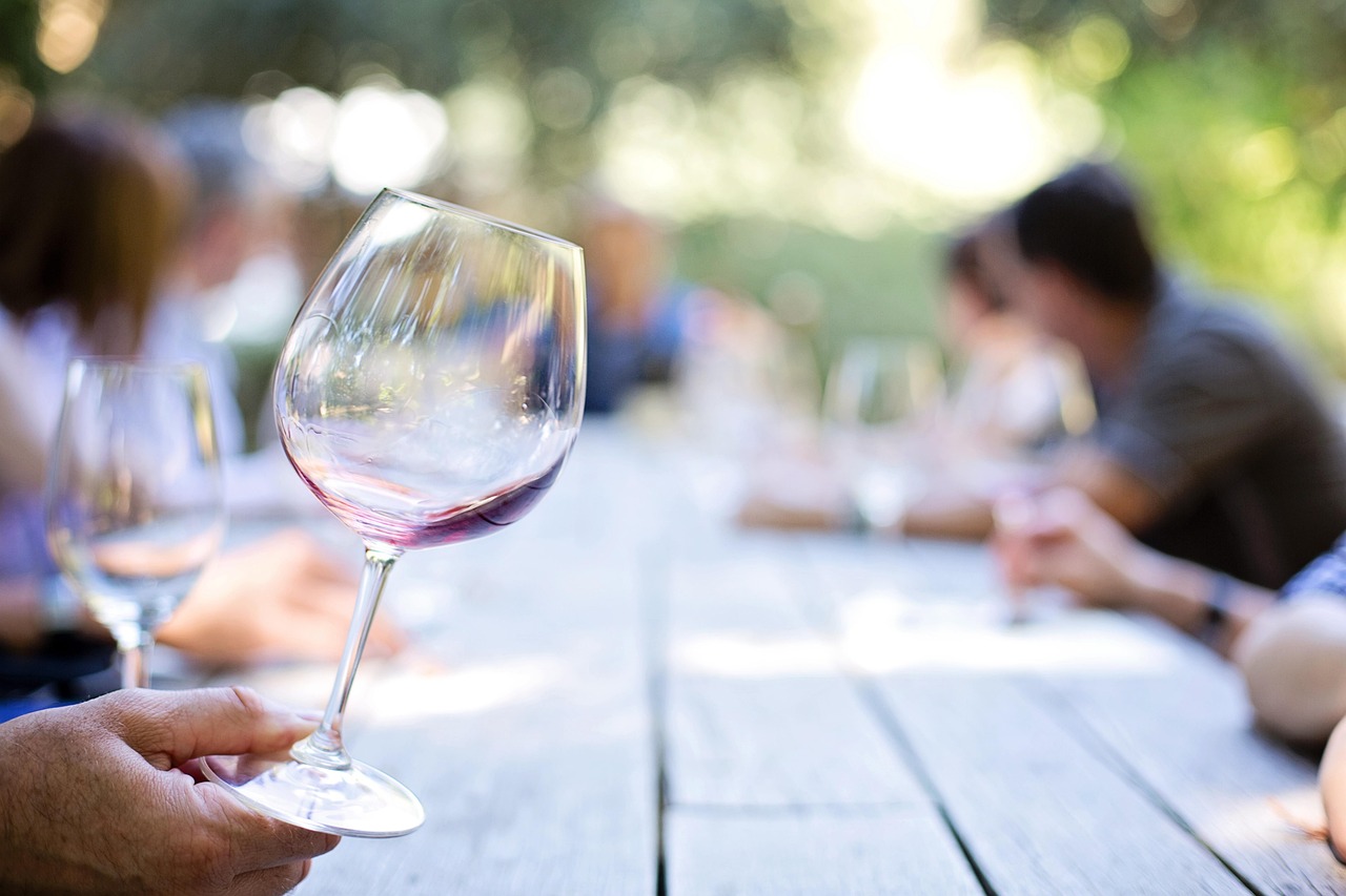 How to Host a Wine Tasting at Home