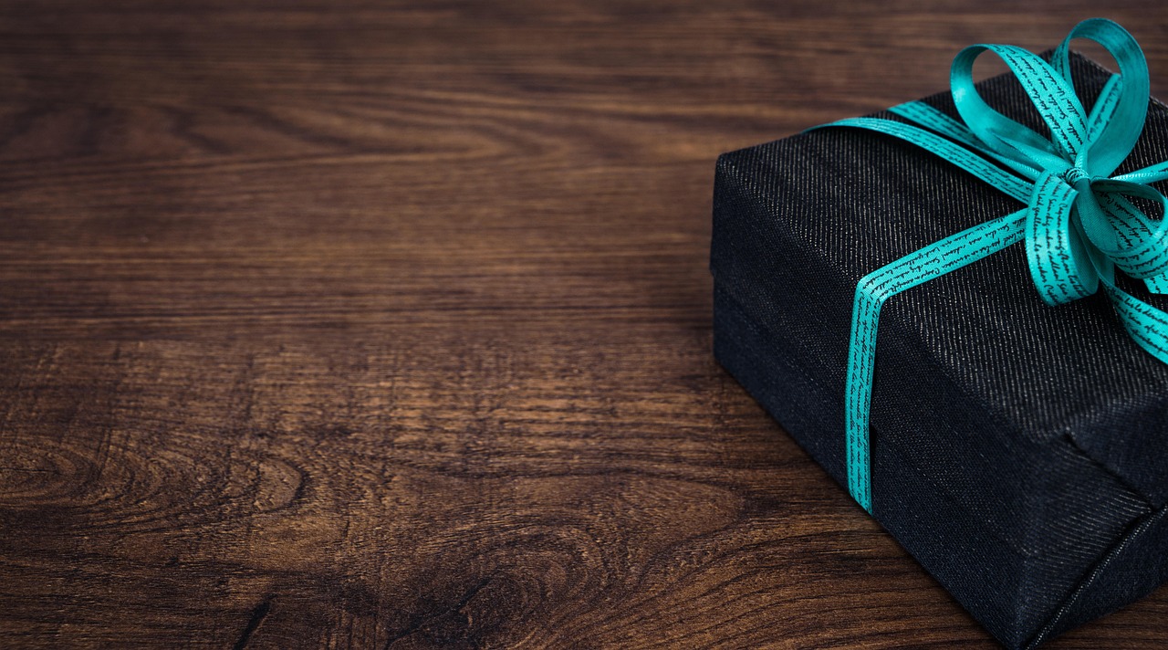 Last-Minute Wine Gifts That Impress