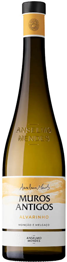 Muros Antigos Alvarinho 2024 by Anselmo Mendes